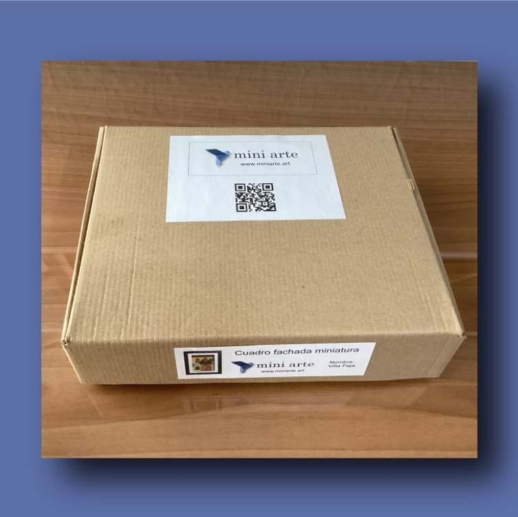 Empaque sellado con etiqueta oficial y código QR de autenticidad de Mini Arte